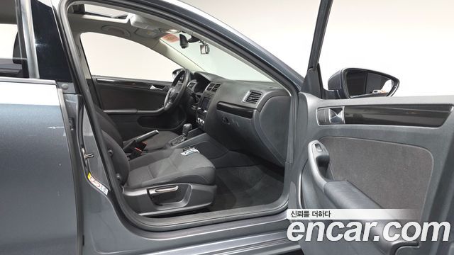 Volkswagen Jetta 2.0 TDI 6th 2013 — фото 26