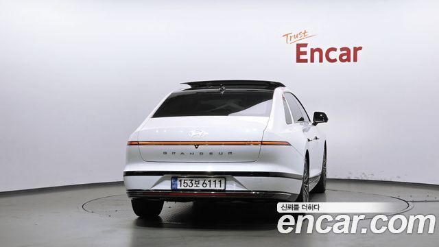 Hyundai Grandeur Hybrid (GN7) Calligraphy 2023 — фото 4