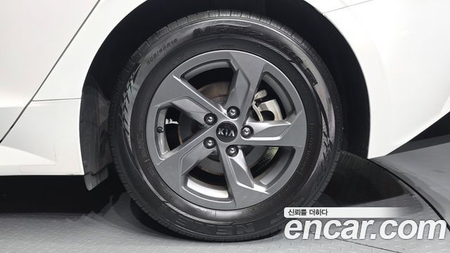 Kia K5 (III) 2.0 LPI(Renter car) Strandard 2021 — фото 21