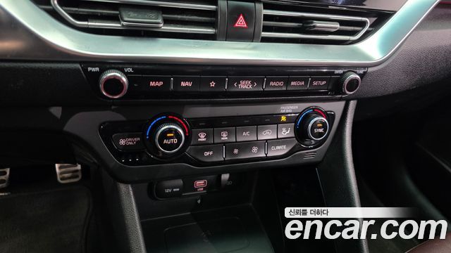 Kia Niro 1.6 HEV Signature 2022 — фото 16