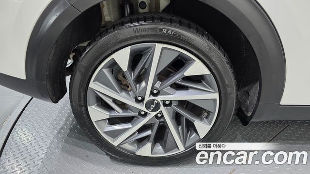 Kia Niro 1.6 HEV Signature 2022 — фото 21