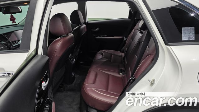 Kia Niro 1.6 HEV Signature 2022 — фото 26