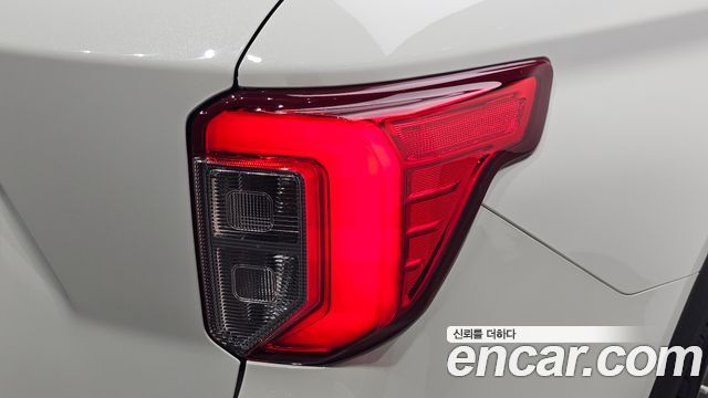Ford Explorer (VI) 3.0 Platinum 4WD 2021 — фото 29
