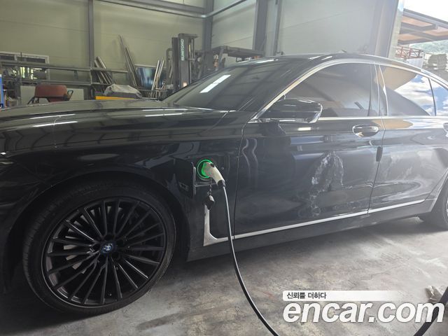BMW 7 Series (G11) 745e iPerformance Design Pure Excellence 2022 — фото 2