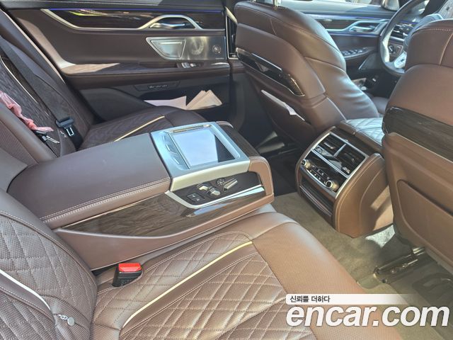 BMW 7 Series (G11) 745e iPerformance Design Pure Excellence 2022 — фото 7