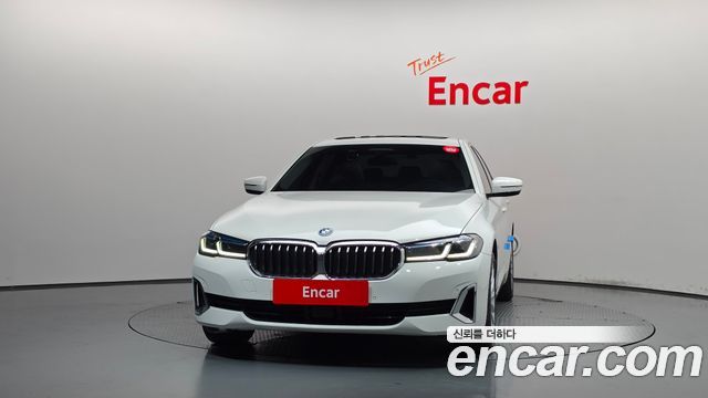BMW 5 Series (G30) 530e Luxury 2022 — фото 3