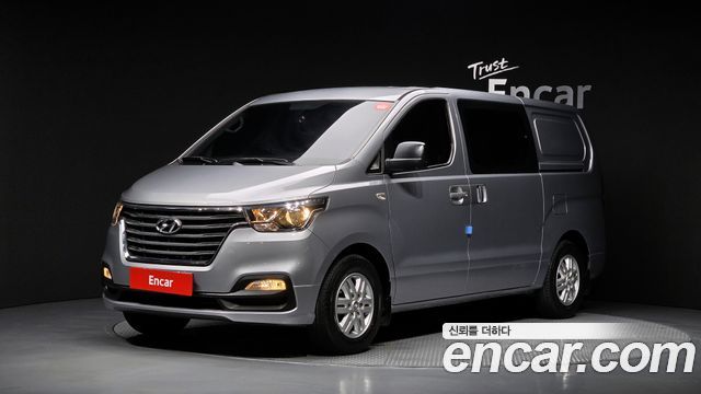 Hyundai Grand Starex Van 5-Seater Modern