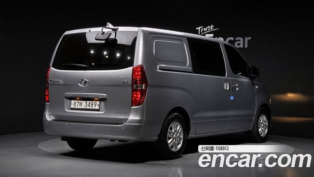 Hyundai Grand Starex Van 5-Seater Modern 2021 — фото 2