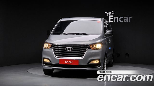 Hyundai Grand Starex Van 5-Seater Modern 2021 — фото 3