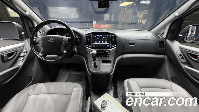 Hyundai Grand Starex Van 5-Seater Modern 2021 — фото 9