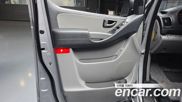 Hyundai Grand Starex Van 5-Seater Modern 2021 — фото 15