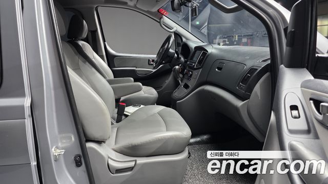Hyundai Grand Starex Van 5-Seater Modern 2021 — фото 18