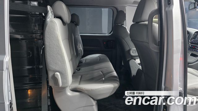 Hyundai Grand Starex Van 5-Seater Modern 2021 — фото 19