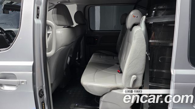 Hyundai Grand Starex Van 5-Seater Modern 2021 — фото 20