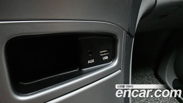 Hyundai Grand Starex Van 5-Seater Modern 2021 — фото 24