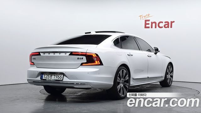 Volvo S90 B6 AWD Ultimate Bright 2023 — фото 2