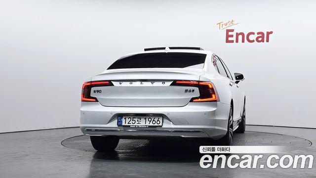 Volvo S90 B6 AWD Ultimate Bright 2023 — фото 4