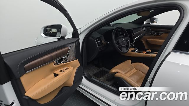 Volvo S90 B6 AWD Ultimate Bright 2023 — фото 10