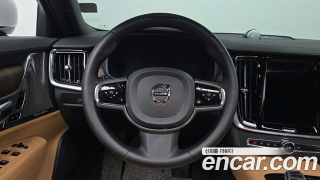 Volvo S90 B6 AWD Ultimate Bright 2023 — фото 13