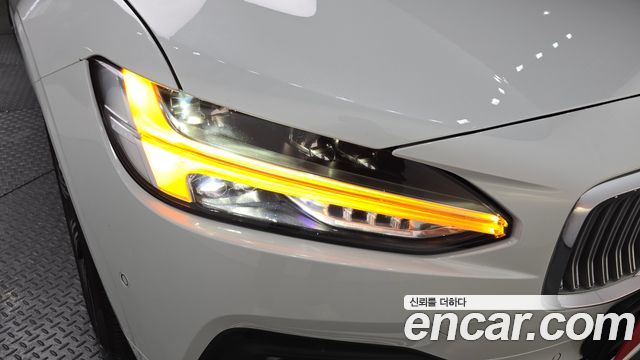 Volvo S90 B6 AWD Ultimate Bright 2023 — фото 22