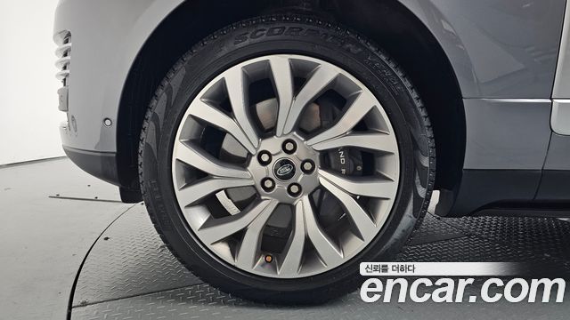 Land Rover Range Rover (IV) 4.4 SDV8 AB DIESEL 2020 — фото 5