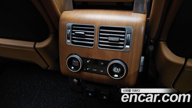 Land Rover Range Rover (IV) 4.4 SDV8 AB DIESEL 2020 — фото 19