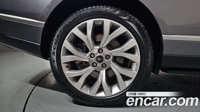 Land Rover Range Rover (IV) 4.4 SDV8 AB DIESEL 2020 — фото 21