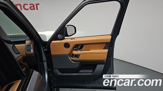 Land Rover Range Rover (IV) 4.4 SDV8 AB DIESEL 2020 — фото 24