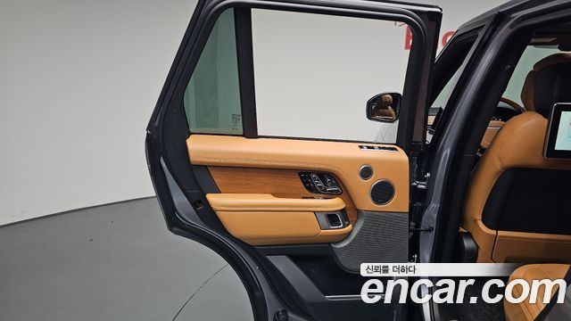 Land Rover Range Rover (IV) 4.4 SDV8 AB DIESEL 2020 — фото 25