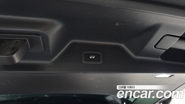 Land Rover Range Rover (IV) 4.4 SDV8 AB DIESEL 2020 — фото 27