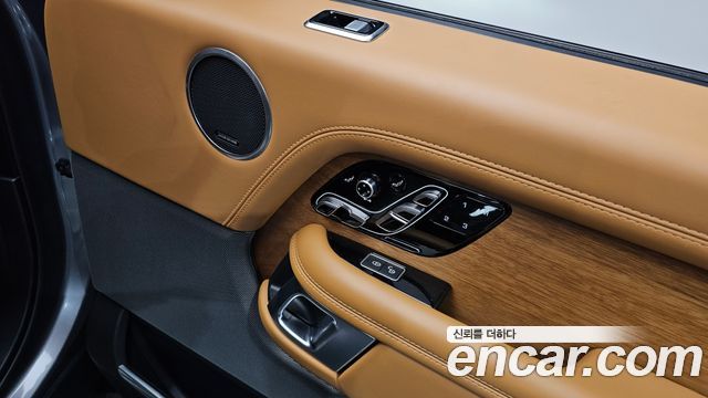 Land Rover Range Rover (IV) 4.4 SDV8 AB DIESEL 2020 — фото 31