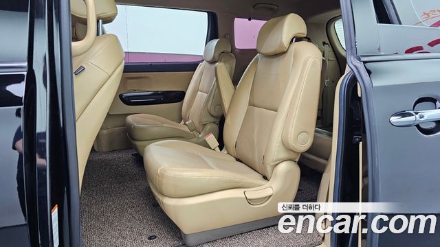 Kia Carnival 9-Seater Prstige 2019 — фото 12
