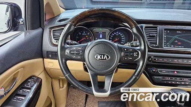 Kia Carnival 9-Seater Prstige 2019 — фото 13