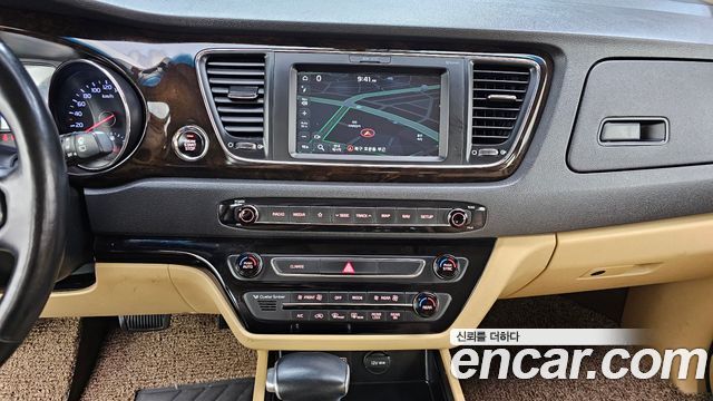Kia Carnival 9-Seater Prstige 2019 — фото 14