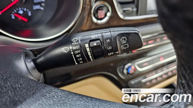 Kia Carnival 9-Seater Prstige 2019 — фото 19