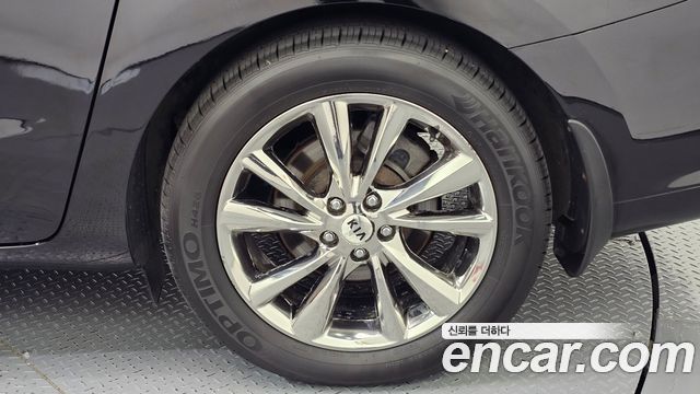 Kia Carnival 9-Seater Prstige 2019 — фото 21