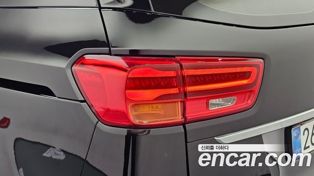 Kia Carnival 9-Seater Prstige 2019 — фото 23
