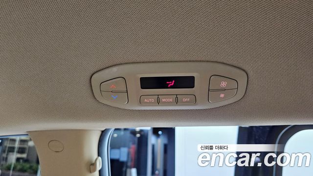 Kia Carnival 9-Seater Prstige 2019 — фото 29