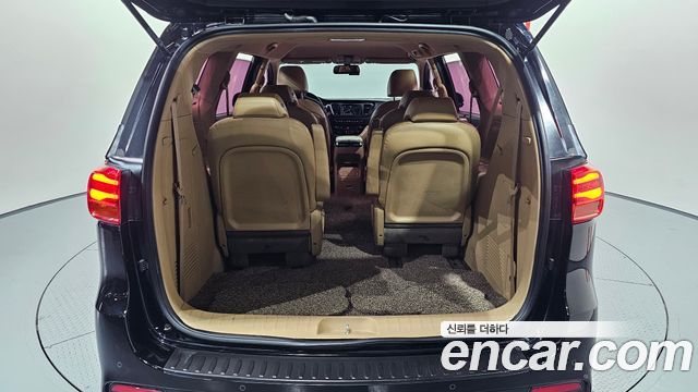 Kia Carnival 9-Seater Prstige 2019 — фото 31