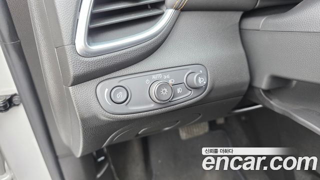 Chevrolet Trax 1.4 Red Line Premier 2020 — фото 16