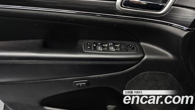 Jeep Grand Cherokee 3.6 Limited WK2 2019 — фото 16