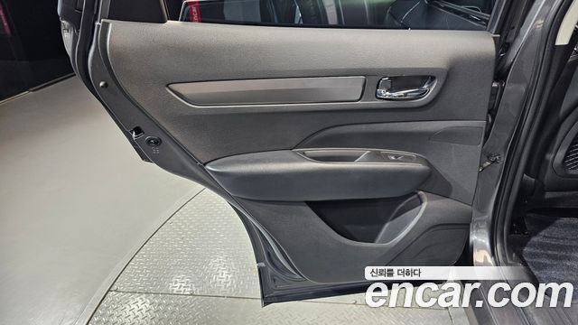 Renault Korea QM6 2.0 LPe LE Signature 2WD 2023 — фото 25