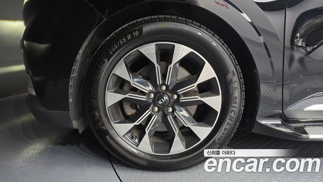 Kia Carnival (IV) Gasoline 9-seater Limousine(Special vehicle) 2021 — фото 5