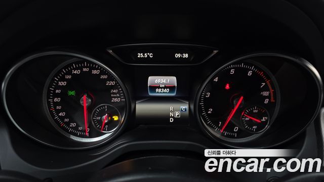 Mercedes-Benz CLA-Class (C117) CLA220 AMG Line 2018 — фото 8