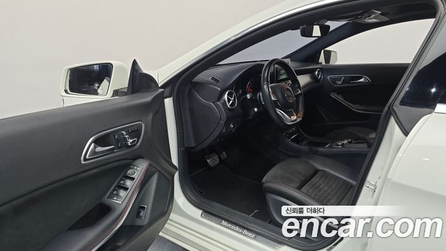 Mercedes-Benz CLA-Class (C117) CLA220 AMG Line 2018 — фото 10