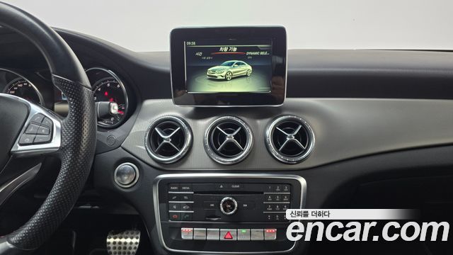 Mercedes-Benz CLA-Class (C117) CLA220 AMG Line 2018 — фото 13