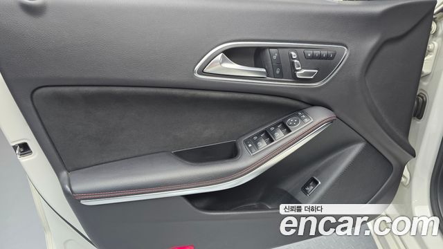 Mercedes-Benz CLA-Class (C117) CLA220 AMG Line 2018 — фото 24