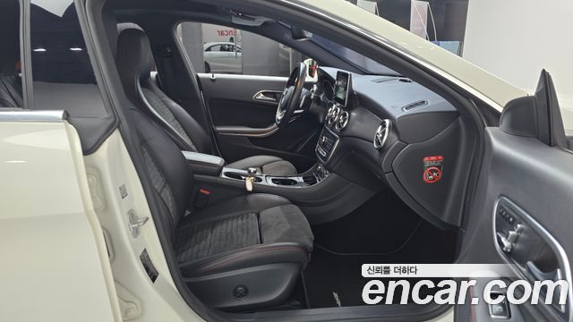 Mercedes-Benz CLA-Class (C117) CLA220 AMG Line 2018 — фото 26