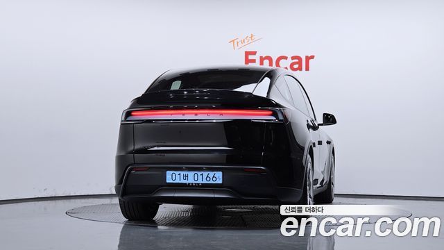 Tesla Model Y L Long Range AWD 2026 — фото 4