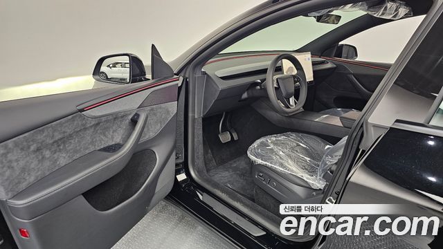 Tesla Model Y L Long Range AWD 2026 — фото 10